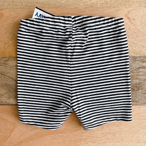 🧸 SALE! (5/$15, 8/$22, 12/$30) Old Navy NWT baby shorts 2T 24m baby girl - Picture 3 of 5